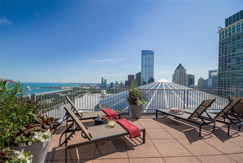 Millennium Park Plaza Apartments .